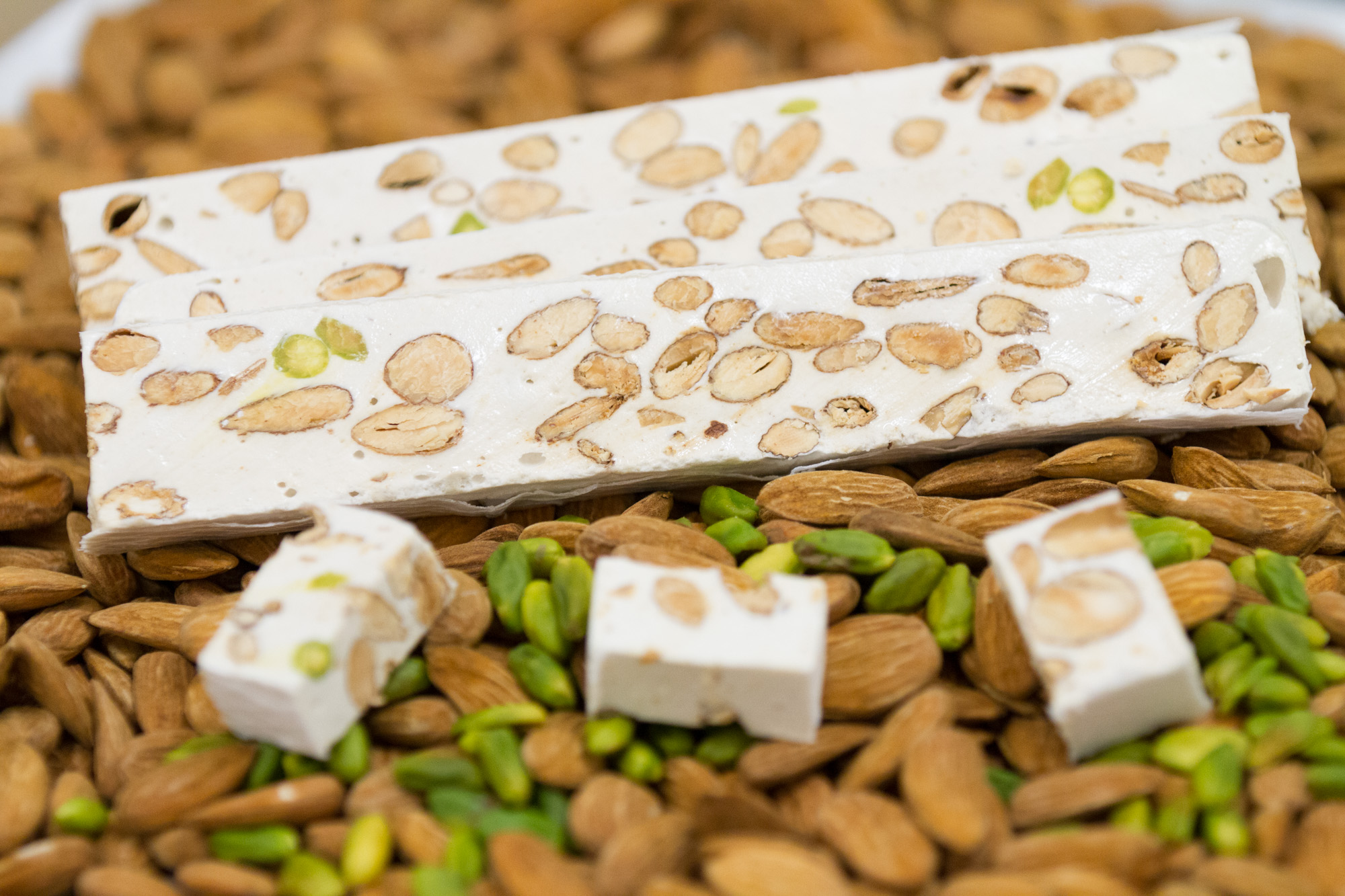 nougat_tendre_laurmar_miel_lavande_igp_amande_provence