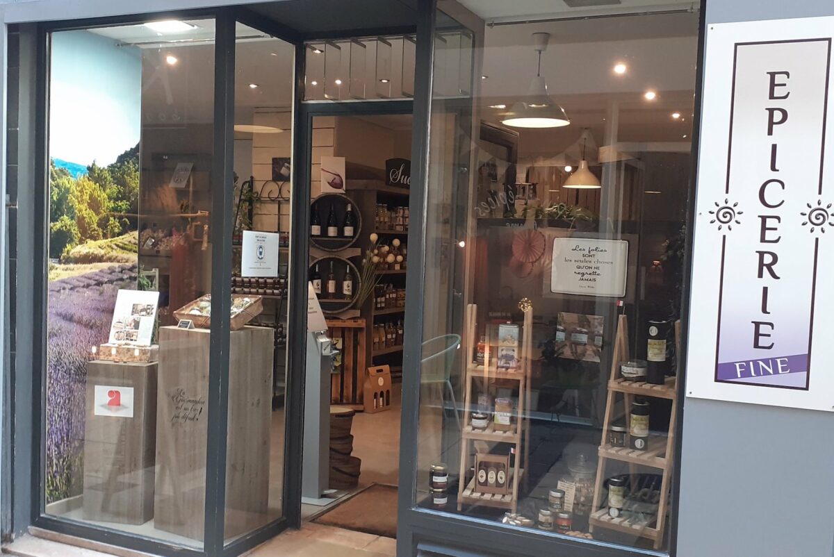 Façade de la boutique Laurmar à Avignon - nougat artisanale