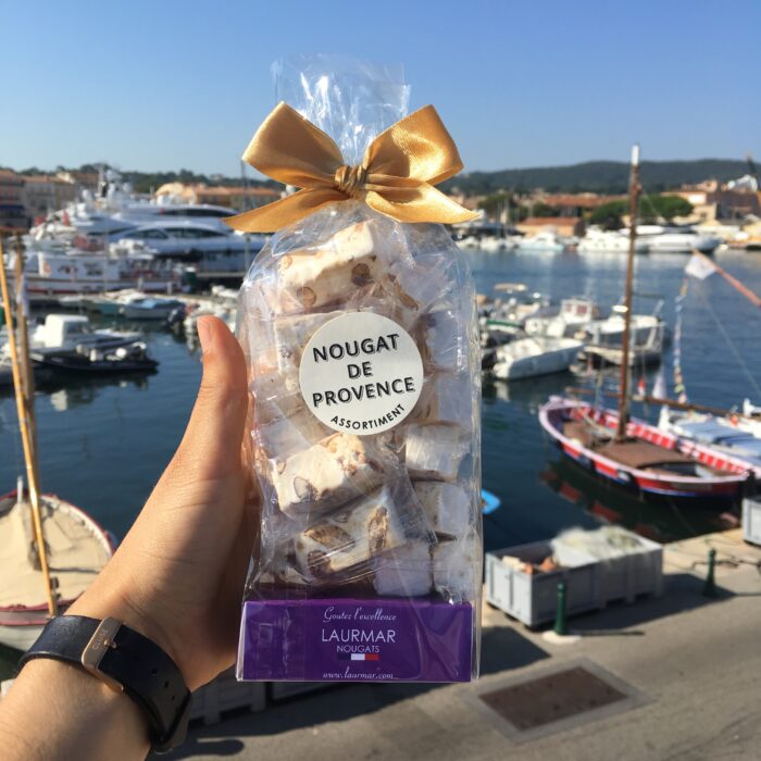 Vente en ligne de nougat traditionnel et artisanal - Photo d'un paquet de nougat prêt à consommer