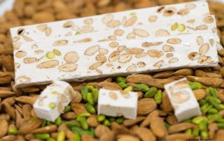 Nougat blanc traditionnel aux amandes et au miel de lavande - cuit au chaudron